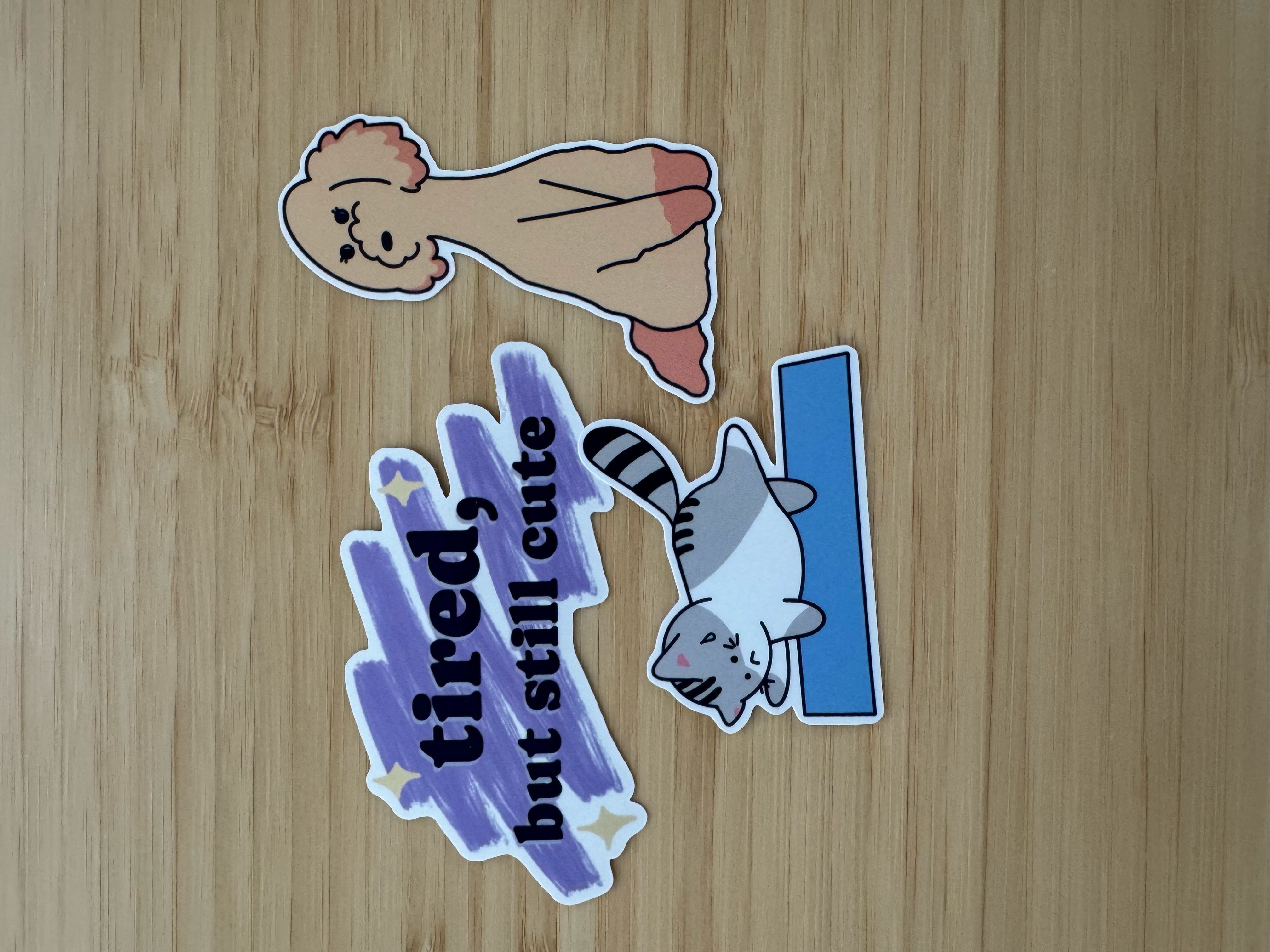 Young woman in front of a lake